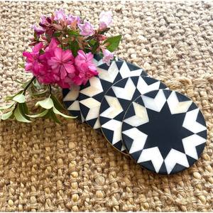 Sous-verres en résine MOP de couleur bleu et blanc de la meilleure qualité Nouveau design pour les bureaux à domicile et les restaurants Tapis et tampons en gros - Product Image 6