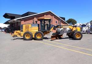 Niveleuse John Deere 670GP de 2017 en excellent état, qualité supérieure, à vendre - Product Image 2