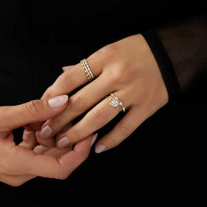 Anillo de Compromiso con Moissanita Redonda de Corte Brillante en Plata 925, Elegante y Lujoso - Product Image 3