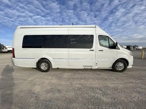 Fournisseur vérifié pour camping-car d'occasion 2021 A-i-r-s-t-r-e-a-ms Inter state 24 GT 4x4 Classe B - Diesel - Product Image 3