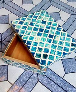 Boîtes à bijoux en résine noire et blanche incrustée, sculpture d'ange faite à la main, décoration de maison et de bureau pour une décoration élégante, en provenance d'Inde, à vendre - Product Image 5