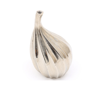 Vase à fleurs moderne en métal fait à la main vente en gros de dessus de table en aluminium décoration de la maison fabricant de fleurs en métal en laiton