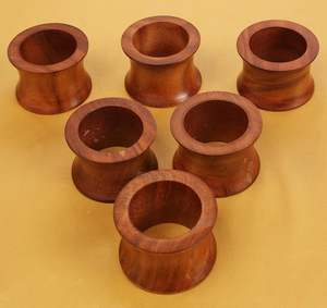 Ronds de serviette en bois massif de haute qualité Design moderne Respectueux de l'environnement et durable Stocké Meilleur exportateur en Inde pour les mariages - Product Image 3