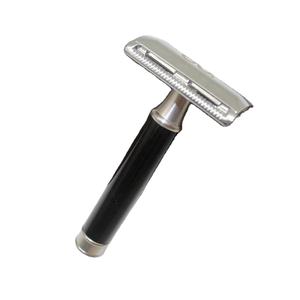 Maquinilla de Afeitar de Seguridad Tradicional para Afeitado en Húmedo con Mango de Acero Inoxidable para un Fuerte Agarre y Control - Ecológica y Reutilizable - Product Image 1