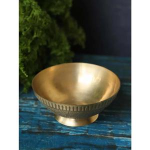 Cuencos Clásicos de Latón de la India con Acabado Liso y Patrón Único para Uso Diario y Festivo Disponibles al Mejor Precio - Product Image 3