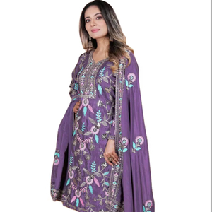 Sang trọng giả lông & tinh khiết chinon vải lụa mã hóa trình tự thêu làm việc mùa đông Đảng <span class=keywords><strong>salwar</strong></span> mới đến bộ sưu tập <span class=keywords><strong>2025</strong></span> - Product Image 1