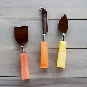 Juego de 3 Cuchillos para Queso de Acero Inoxidable, Diseño Elegante, Hechos a Mano, Duraderos, Mango de Acero Inoxidable, Aptos para Lavavajillas - Product Image 5