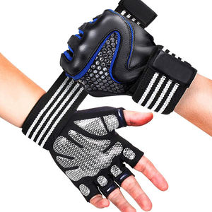 Gants d'entraînement de gymnastique en fibre de carbone avec logo personnalisé avec coussinets pour l'haltérophilie et les tractions - Product Image 2
