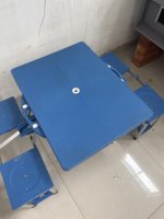Ensemble de table de pique-nique pliable compacte portable en plastique pour 4 personnes avec trou pour parasol et installation simple, bleu