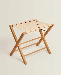 Elegante portaequipajes de madera hecho a mano con diseño tallado que crea una hermosa pieza de acento en cualquier configuración de habitación de invitados - Product Image 6