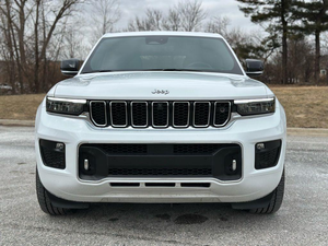 (T&D) Auto Usado 2023 Grand Cherokee Overland - Product Image 3