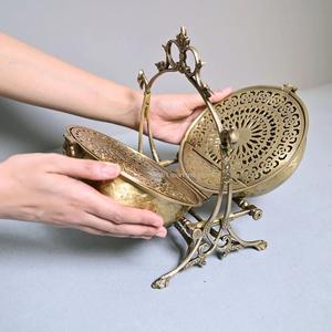 Elegante Caja de galletas de doble concha de latón, plato plegable para servir, caja de barril de galleta dorada, Caddy de galleta victoriano - Product Image 6