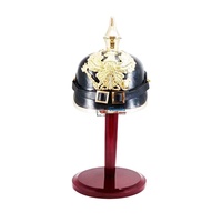 Mittelalterlicher Deutscher Preußischer Pickelhaube-Helm Leder Messing Adler-Emblem Spitze Holzständer Handgefertigt Leicht Langlebig