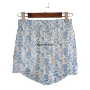 Shorts enveloppants à imprimé en bloc pour femmes ou hommes, shorts enveloppants à imprimé en bloc faits à la main, pantalons enveloppants en coton avec cordon de serrage, toutes tailles - Product Image 1