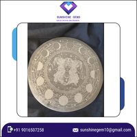 Vente en gros de plaque de chargement en sélénite avec sous-verres nettoyants en cristal de conception de déesse de la lune pour l'énergie spirituelle et le féminin divin