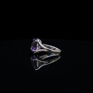 Anillo de Compromiso y Matrimonio de Plata de Ley 925 Certificado Cristiano, Estilo Vintage, Amatista Natural, Corte Ovalado, Engaste de Rodio - Product Image 3