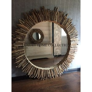 Cadre de miroir mural en métal antique orné d'un motif floral complexe et de finitions luxueuses pour les thèmes de décoration traditionnels - Product Image 4