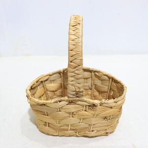 Cesta Ovalada Pequeña de Jacinto de Agua Tejida a Mano de Artex Dong Thap con Asa para Regalo - Product Image 2