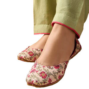 High Quality Printed Women Khussa-Fashion Trend Anti-Slippery Customizable Private Label Factory Manufactured Genuine Leather - Product Image 1