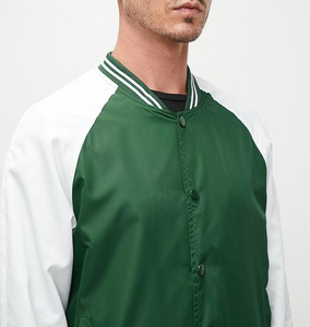 เสื้อแจ็คเก็ตวาร์ซิตี้แบบยูนิเซ็กซ์ สกรีนโลโก้ได้  คอตั้งเคลือบกันน้ำ สไตล์วินเทจเรโทร ลายเบสบอล ความยาวปกติ - Product Image 1