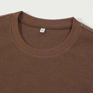 Conjunto Deportivo Personalizado OEM 2026 para Hombre, Camiseta y Pantalones Cortos con Logotipo Bordado y Costuras en Contraste, con Envío Gratuito - Product Image 2