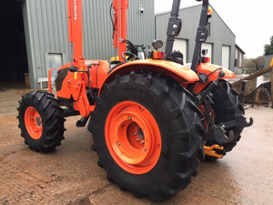 Tractor Agrícola Usado Kubota M6060 de 63HP, 4WD, Diésel, con Cabina, en Venta - Product Image 3