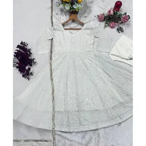 ชุดเดรสออกแบบพิเศษสไตล์อานาร์กาลีสำหรับงานกลางคืน พร้อมกางเกงปาลาซโซและผ้าคลุมไหล่ - Product Image 2