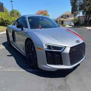 TOP USED 2022 2018 R8 V10 Coupé AWD 532 ch Turbo Propulsion arrière Intérieur clair Cuir Pack Premium Régulateur de vitesse adaptatif ACC Automatique Gauche R21 - Product Image 1