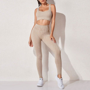 Vêtements de fitness pour femmes à motif solide à la mode les plus vendus ensemble d'entraînement de yoga à prix raisonnable disponible en ligne - Product Image 1