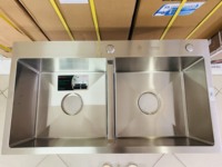 Évier de cuisine moderne en acier inoxydable fait à la main Double bol carré SS201/304 de haute qualité avec deux trous fabriqué au Vietnam BIS