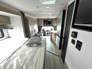 Vendedor Verificado de F-o-r-e-s-t R-i-v-e-r F-o-r-e-s-t-e-r 2441DSF Usado del 2026, Listo para Viajar - Product Image 6