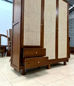 Armoire en rotin de style mid-century, en bois massif, quatre portes, avec tiroirs de rangement - Product Image 4