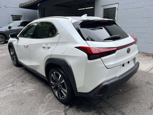 Usado, 2021 UX 200 Turbo FWD, Asientos de Cuero, Ruedas R21, Bajo Kilometraje, Precio en Stock, Listo para Envío - Product Image 6