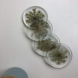 Ensemble de sous-verres en résine unique avec tapis en époxy scintillant en cristal faits à la main pour la table de cuisine de salon élégant et les coffrets cadeaux - Product Image 6