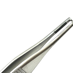 คีมผ่าตัดแบบใช้มือ ผลิตในปากีสถาน ยอดขายดีที่สุด ทำจากสแตนเลสเยอรมัน ปลายหยัก 2 ซม. สำหรับจับเนื้อเยื่อและกระดูก - Product Image 5