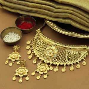 Venta al por mayor de latón 14K 18K 24K Chapado en oro Gargantilla DE BODA Collares Conjunto Moda Tradicional Diseño Floral Joyería - Product Image 1