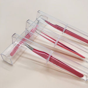 Épiler vos sourcils est facile avec une pince à épiler en acier inoxydable offrant une excellente adhérence et des pointes acérées. - Product Image 2