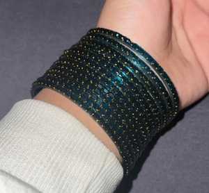 Brazaletes Kashmiri de Acero Inoxidable Azul, Modernos, de Forma Ovalada, para Bodas y Eventos - Product Image 1