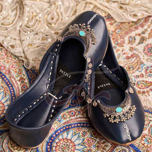 Pakistan Made Cheap Price High Quality Faux Leather Khussa Anti-Slippery Feature Customizable OEM Services New Fashion <b>Design</b> - Product Image 4