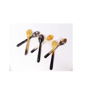 Cuchara de cuerno de búfalo de diseño Cuchara de cuerno de búfalo natural hecha a mano La mejor calidad y el mejor precio con venta - Product Image 3