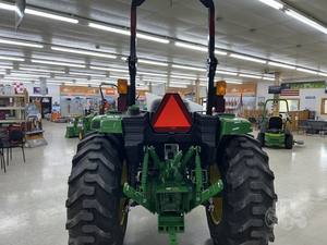 2025 Johnn 4044M Mini Tractor 4WD 4x4 160HP 180HP 70HP 45HP 120HP 90HP 100HP 40HP Bomba esencial Caja de cambios del motor - Product Image 4