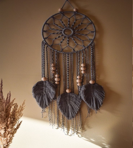 Capteur de rêves en macramé avec tissage complexe à franges simples et design d'anneau propre. Belle décoration boho accent, au prix de gros - Product Image 6