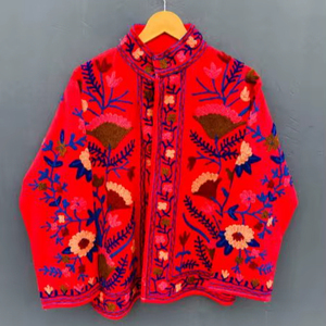 Veste courte en velours de coton brodée de fleurs bohèmes hippie de style ouzbek, vente en gros, tissu Suzani, automne/hiver/printemps - Product Image 1