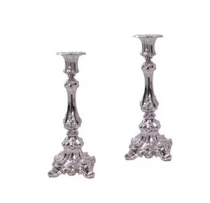 Ensemble de 2 bougeoirs de haute qualité fabriqués en aluminium moulé et support doré pour occasion festive de table de Noël fini rugueux - Product Image 3