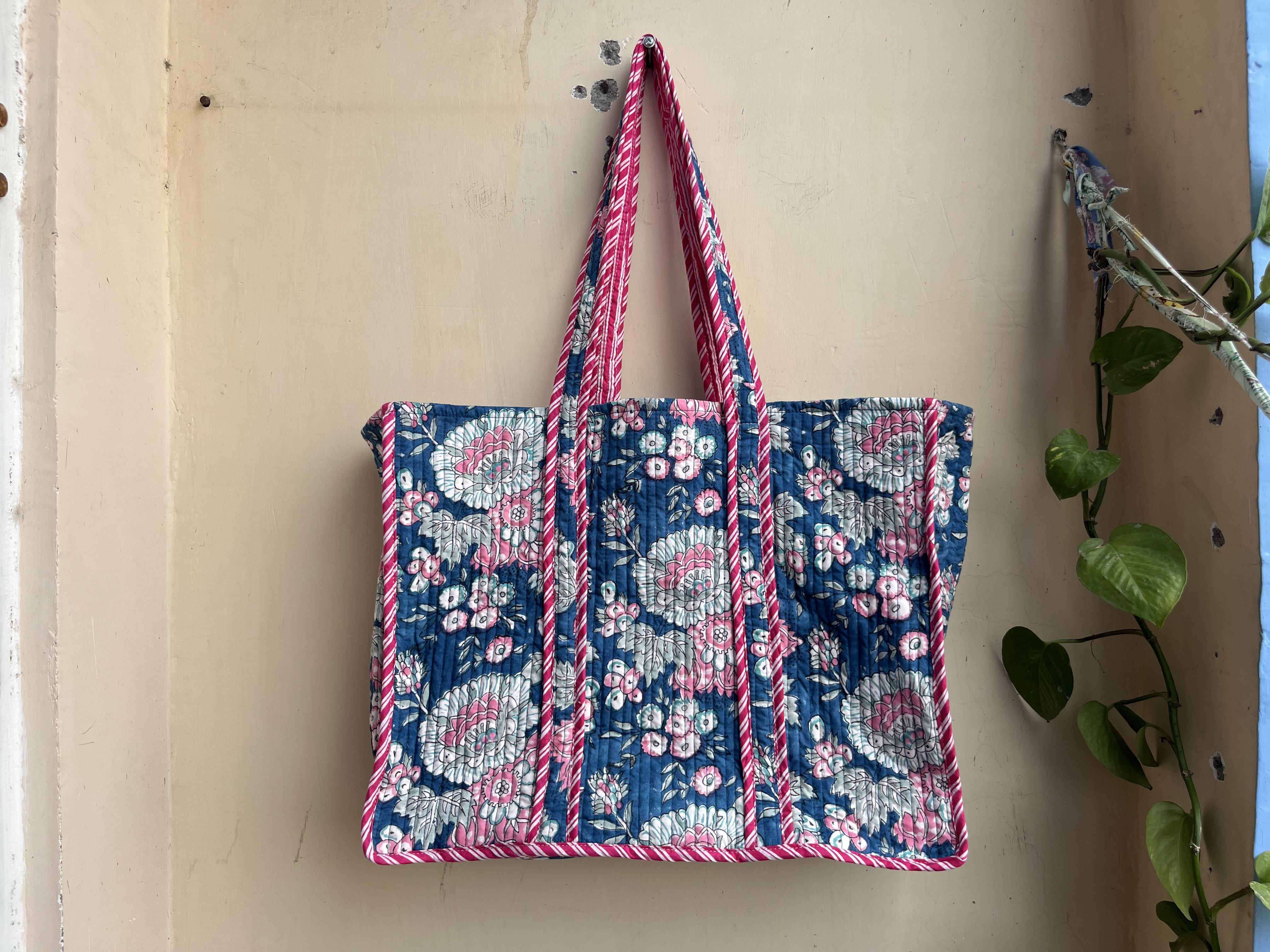 สีฟ้าเที่ยงคืน