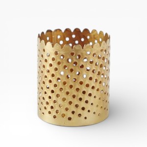 Porte-bougie vintage en laiton avec motif ajouré en forme de trèfle pour une décoration classique - Product Image 6