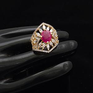Bague élégante à la mode exclusive de meilleure qualité avec finition dorée pour la fonction et la collection de vêtements de mariage pour les femmes et les filles - Product Image 1