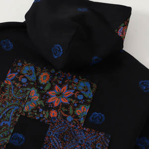 Sweat à capuche élégant avec patch pour femmes avec contraste de couleur et coupe surdimensionnée Sweat à capuche patchwork de nouveau style avec panneaux vibrants - Product Image 4