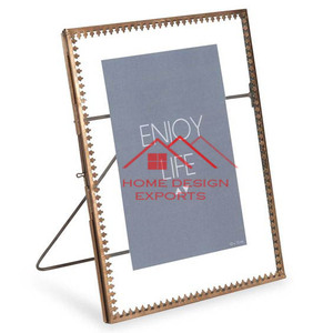 กรอบรูปทองเหลืองตั้งโต๊ะแบบตั้งโบราณดีไซน์ล่าสุด - Product Image 2