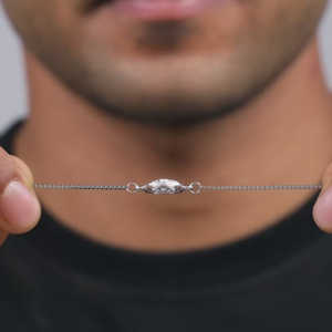 Pulsera con abalorio floral de esfera plateada Idea de regalo elegante Rakhi - Product Image 2